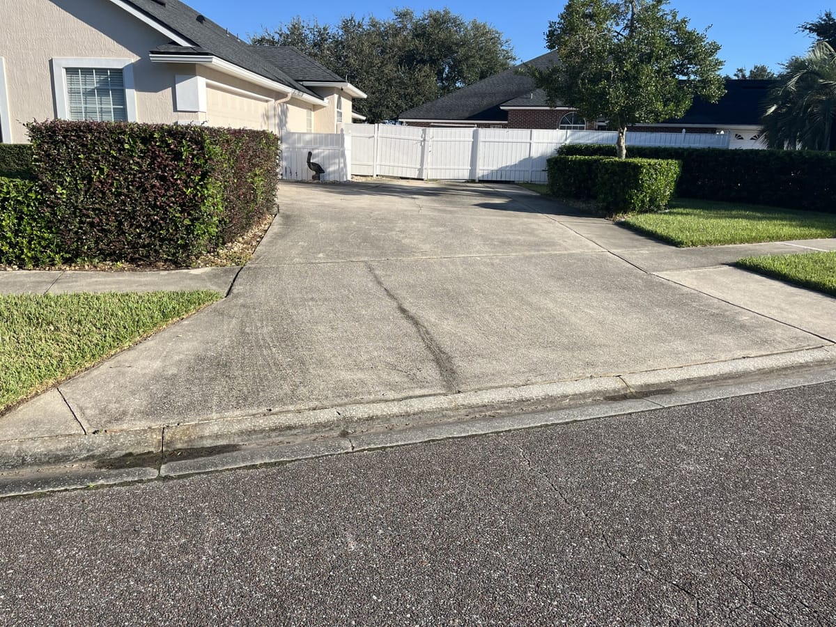 Driveway Cleaning — before cleaning